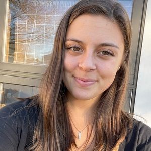 Meet your Posher, Abby